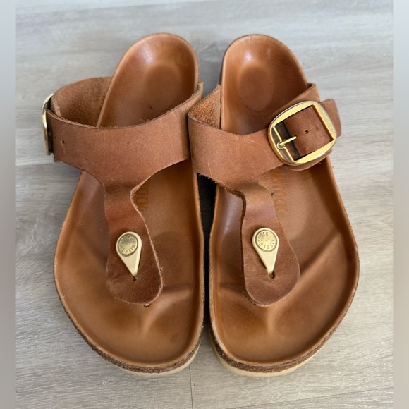 Birkenstock Gizeh Big Gold Buckle Leather Sandals Thongs sz 398-8.5 - Picture 1 of 6